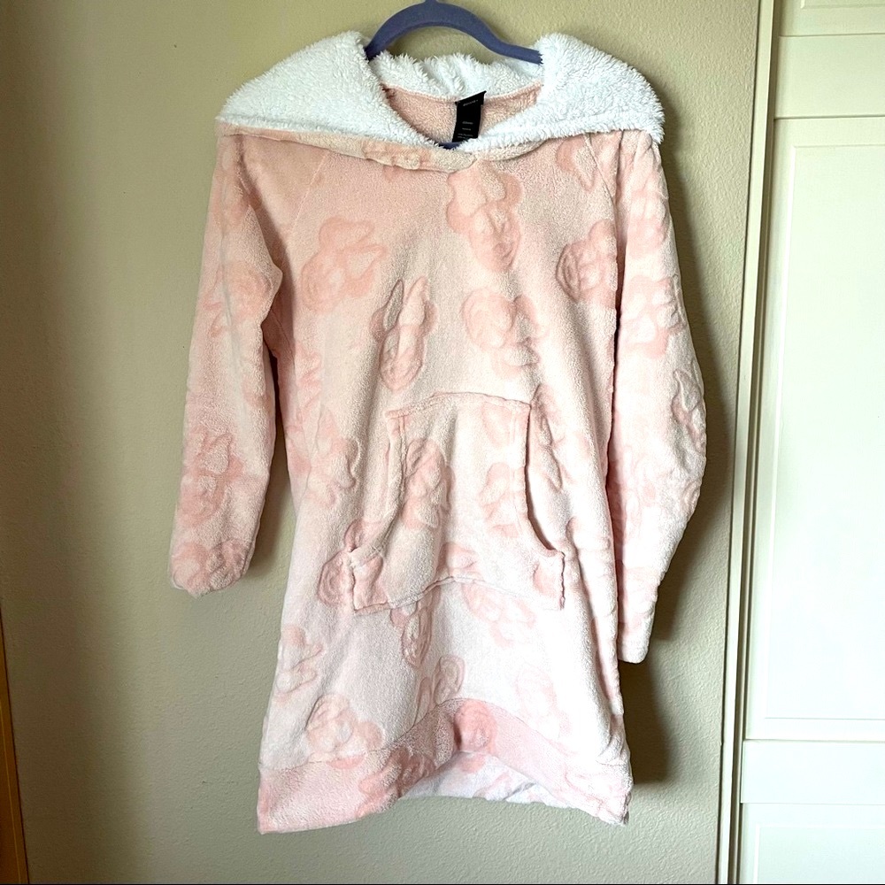 ❄️Disney Minnie Lounger with Sherpa Hood❄️